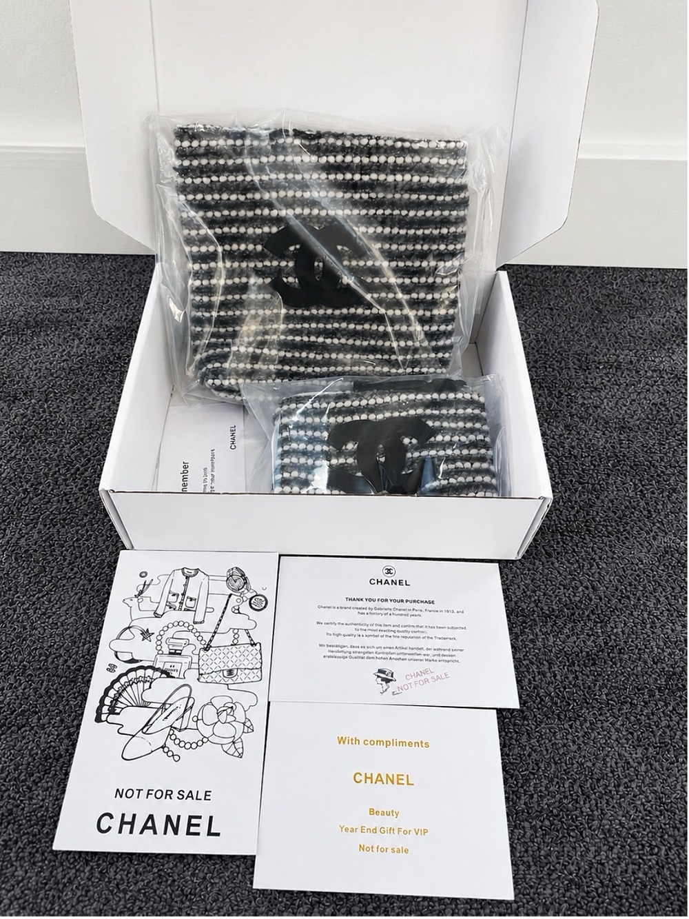 Chanel Beauty Makeup Black White Boucle Tweed Crossbody Bag Zip Pouch Set